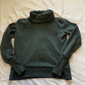 ALO Yoga - Green Turtleneck Sweater